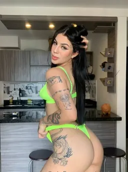 Sarah Montufar photo 3