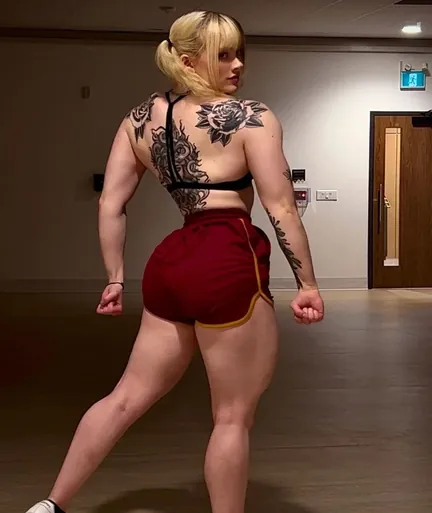 Brenna gorman / xinia_official