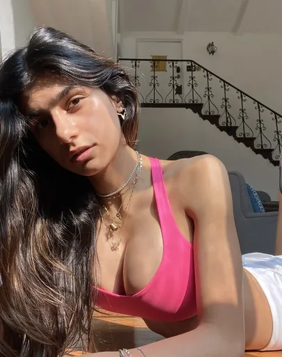 Mia Karina photo 2
