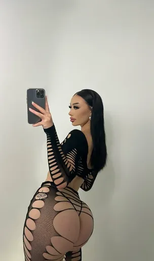 Auhneesh nicole