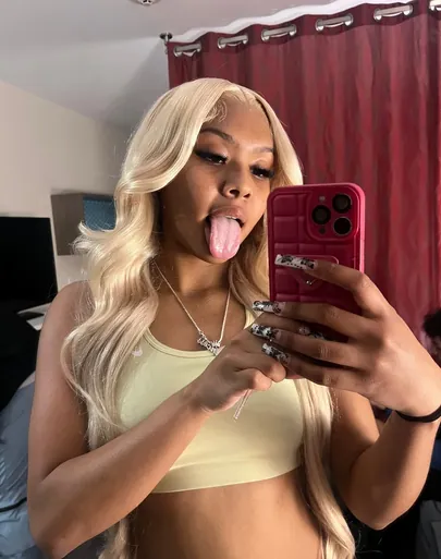 secretiii / miss.aylathegoddess
