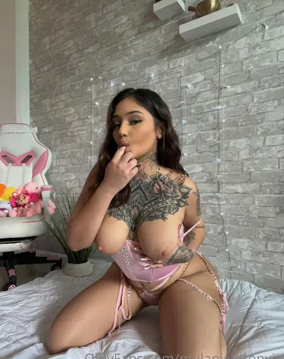 Mulan Vuitton photo 2